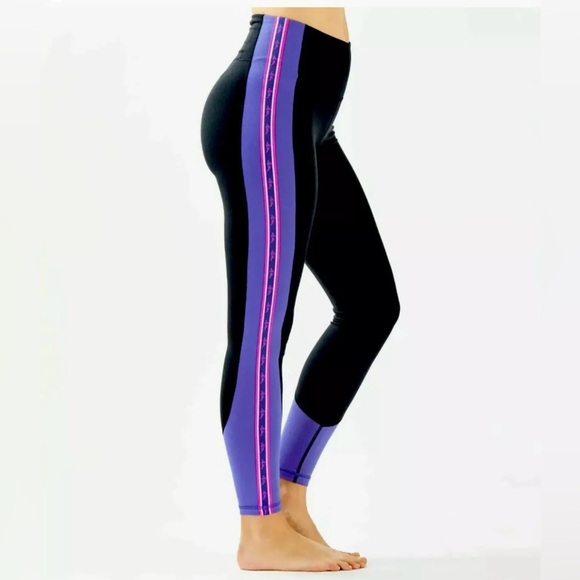 Lilly Pulitzer Luxletic High Rise Weekender Leggings Onyx - Picture 13 of 16